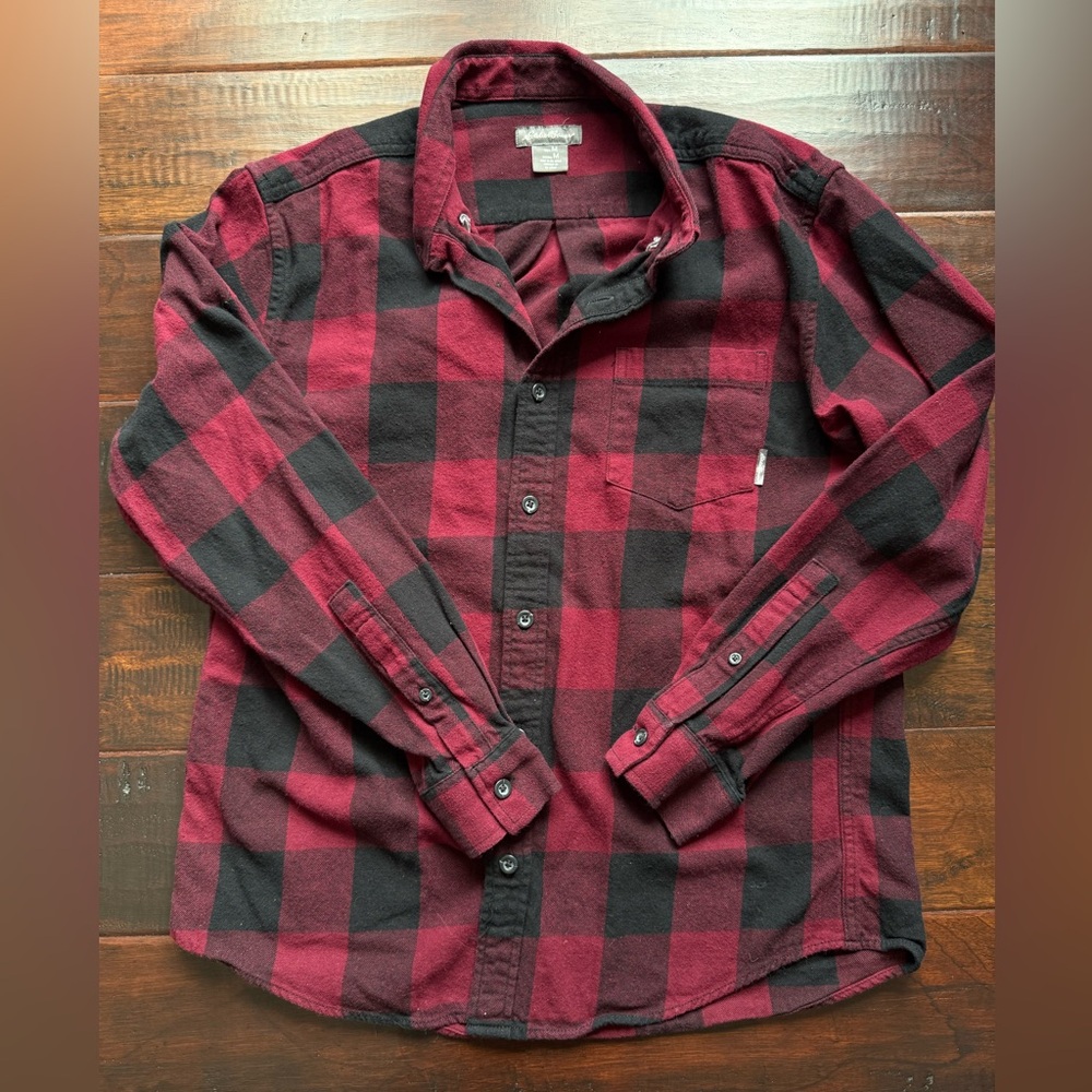 Eddie Bauer Men's Red and Black Buffalo Plaid Cotton Flannel Shirt - Size M